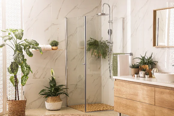 Modernes Badezimmer mit Dusche